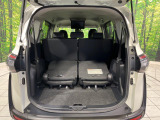 後席を格納すると、これだけの広さが!シーンに合わせたシートアレンジで、大きな荷物も積むことが出来ます♪