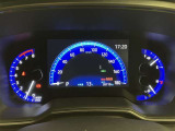 とっても見やすいメーターです。夜間時はラグジュアリーな気分にさせてくれる照明が魅力ですので、夜のドライブも楽しみになりますよ♪