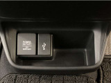 【USBポート】USBポートも装備されています♪スマートフォンのオーディオに連携も可能です。今や欠かせない装備の一つです!