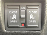 【両側パワースライドドア】スマートキーや運転席のスイッチで後席両側スライドドアの開閉が可能♪電動だから力を入れてドアを開ける必要が無く、小さなお子様でも簡単に開け閉めでき快適です♪
