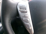 ステアリングスイッチ付きです♪ハンドルから手を放さずにオーディオ操作やメーターディスプレイ操作ができるので、安全です!