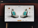 【シートマッサージ】フロントシートに5段階調整可能なシートマッサージが装備されております。ドライブ中でも疲れを癒してくれます。