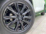 【純正19インチアルミホイール】外観にマッチした純正アルミホイールを装着しております。各種社外アルミホイールや、スタッドレスタイヤも取扱いしております。是非ご相談ください♪