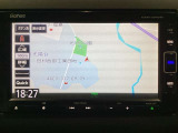 ナビゲーションはフルセグTV、インターナビ対応のGathers純正メモリーナビを搭載しています。Bluetoothオーディオ機能がありますので、スマートフォンなどの音楽も再生できます。