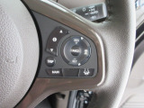 ハンドル右側にはクルーズコントロールのスイッチが装備され運転中の操作も安心して行えます!