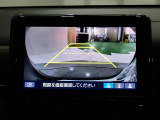 バックも安心のリアカメラ付いています。リアカメラがあると、いつでも安全にバックできますね。死角も減ります。3ビュー切り替え、ガイド線表示なので便利です。
