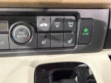 【シートヒーター】シートヒーター装備車です。寒い冬に乗車中とても暖かく快適に移動できます。冷え性の方にピッタリの装備です!