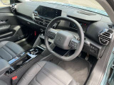 フランス車ならではのオシャレな内装がオススメです!