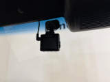 今や必需品となったドライブレコーダーも装着されています。運転中の記録を録画してくれます、万が一の時にドライブレコーダーがあれば安心です!