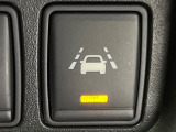 【インテリジェントLI】走行中の車線からはみ出しそうな時、警告音と共にステアリングとブレーキを制御し、車線内を走行する様にアシスト。より安全な運転をサポートしてくれます!