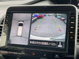 アラウンドビューモニターです。上空からお車の周りを見る感覚で表示されますので、車庫入れも簡単