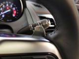【パドルシフト】スポーツカーにある装備でステアリングから手を放すことなくシフトチェンジが可能な人気快適機能になります。