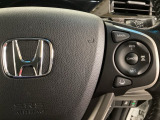 ハンドルにHondaセンシング系のクルーズコントロールやレーンキープアシストなどのスイッチが装備されています。ハンドルから手を離さず安全に操作できます。