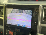 【バックカメラ】駐車時に後方がリアルタイム映像で確認できます。大型商業施設や立体駐車場での駐車時や、夜間のバック時に大活躍!運転スキルに関わらず、今や必須となった装備のひとつです!