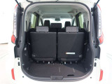 広々としたラゲージスペースを備えています。大きなものや長さのある荷物もしっかりと積み込めます。