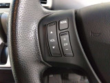 オーディオコントロールスイッチ付き!ハンドルを握ったままチャンネルや音量の調整が可能です。見た目以上に運転していると便利な機能なんですよ。