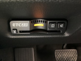 ハンドルの左下にETC2.0がついています。高速道路の料金所の通過も楽々です。 カードの取り出しもしやすい場所についています。