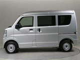 広々とした車内空間に優れた燃費性能。更にデザインも上質で人気のお車です!