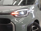 LEDヘッドライトです。デザイン性がよくとても明るいので、夜間の走行や悪天候でも安心です。しかも長寿命!