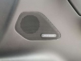 【MERIDIANサウンドシステム】標準の英国の歴史あるオーディオブランド「MERIDIAN」の音響システムを搭載。車内音響を臨場感豊かに、いつものドライブを「想い出」に変えてくれます。