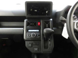 現車はオーディオが付いていない状態です。お客様のライフスタイルに合わせて、ナビゲーションやディスプレイオーディオなどのご提案をさせていただきます。お気軽にご相談くださいね。