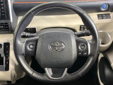 【純正革巻きステアリング】上質な革を使用することで、手にしっかり馴染みとても運転しやすいハンドルです♪