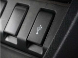 ◆USB接続端子◆使いやすい場所に装備されています♪