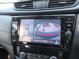 車を上から見下ろしているかのような映像で周囲の状況を確認できるアラウンドビューモニター。狭い駐車場や駐車が苦手な方でも安心。