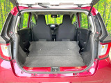 普段のお買い物や通勤、送迎等に十分な荷室スペースを確保しております。セカンドシートを倒すと、大きな荷物の積載も可能です♪