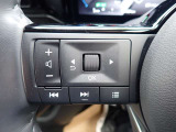 ステアリングスイッチが装備されておりステアリングから手を離す事無くオーディオ類の操作が可能ですので非常に便利です♪