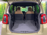 普段のお買い物や通勤、送迎等に十分な荷室スペースを確保しております。セカンドシートを倒すと、大きな荷物の積載も可能です♪