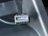 HDMI端子がグローボックスの中にあります。