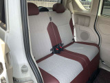 後部座席も当然、綺麗・清潔に仕上げております。内装の綺麗なお車は気持ちが良いですし、コンディションのいい車が多いです。前のユーザーが丁寧に使っていた証拠です。