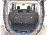 ラゲッジスペースは十分な広さを確保しています。日常のお買い物にも大活躍!積み下ろしも楽々ですよ。