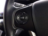ステアリングスイッチ装備!運転しながら手元でオーディオの操作などができます。