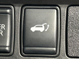 【パワーバックドア】スマートキーや運転席のボタンを押すだけでリアゲートが自動で開閉します!荷物を持っている時や、高い位置にあるバックドアを閉める際に便利な機能です♪