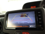 【バックモニター】付です。バックギヤに入れるだけで、ナビの画面に後方視界を映し出して非常に便利ですよ(^^♪後ろが見えることで安全確認も出来ますね☆
