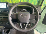 ステアリングも使用感が少なく、きれいな状態となっております♪