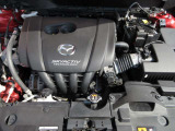 「SKYACTIV-G(ガソリン)」は、規格外の高圧縮を実現し、世界のエンジン技術者に驚きを与えました。さらに、それを維持したままノッキングの発生を抑え、熱効率を向上、走りにも寄与したエンジンです。