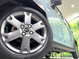 【純正15インチアルミホイール】外観にマッチした純正アルミホイールを装着しております。各種社外アルミホイールや、スタッドレスタイヤも取扱いしております。是非ご相談ください♪