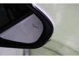BSMを装備。さらに、後退時車両検知警報【RCTA】を搭載しています。バックで出庫する際に左右から接近する車両を検知し、ミラーのインジケーターの点滅と警報音で警告して安全確認をサポートしてくれます。