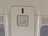 エアバッグ作動時や後突時、もしくは車内のSOSボタンを押した際に緊急通報オペレーターに連携し、救急・警察を手配します。更にオペレーターにも連携、お客様のご要望に応じてロードサービスの手配を行います。