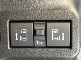 【両側パワースライドドア】スマートキーや運転席のスイッチで後席両側スライドドアの開閉が可能♪電動だから力を入れてドアを開ける必要が無く、小さなお子様でも簡単に開け閉めでき快適です♪