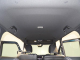 天井の状態も良好です。タバコを吸っていた車は、変色してしまっているものもあります。中古車をお探しの際は、天井の状態も重要なポイントです。