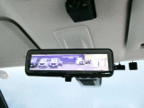 後席に荷物をタップリのせても視界を確保してくれちゃうスマート・ルームミラー♪