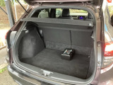 リアシートを倒さなくても、ラゲッジスペースは十分あります。