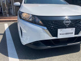 ハロゲンヘッドランプを装備しておりますので、暗い道でも明るく照らしてくれるので安心して夜道やトンネルを運転できますよ!