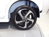 アルミホイール装着にて足元もバッチリキマってます!