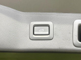 【パワーバックドア】スマートキーや運転席のボタンを押すだけでリアゲートが自動で開閉します!荷物を持っている時や、高い位置にあるバックドアを閉める際に便利な機能です♪