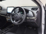 見通しのよいすっきりとした視界で、誰でも運転しやすいです。運転のしやすさは疲れにくさにも繋がります